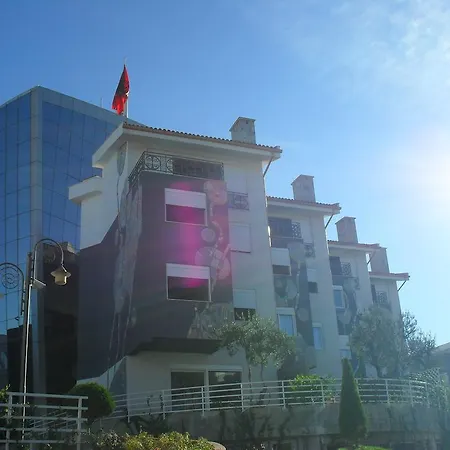 Kodra E Diellit 4* Tirana