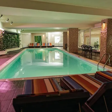 Kodra E Diellit Pensjonat 4*